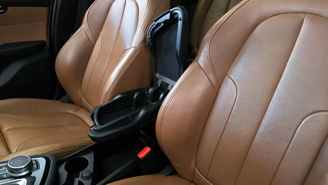 BMW 216 Active Tourer 2017 - 16990 EUR, 118407 km - AUTO.MOTO.pt - 118407km - foto 53 de 72