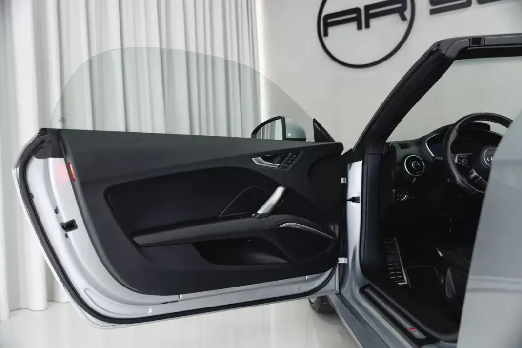 Audi TT Roadster 2015 - 33950 EUR, 151742 km - 151742km - foto 30 de 55