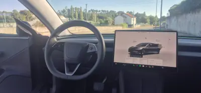 Tesla Model 3 2025 - 39750 EUR, 35000 km - 35000km - foto 8 de 21