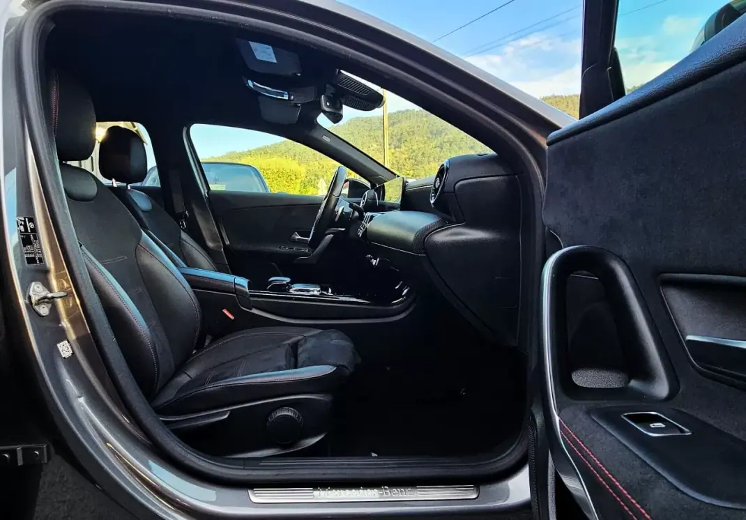 Mercedes-Benz A 180 Limousine 2019 - 26500 EUR, 154000 km - AUTO.MOTO.pt - 154000km - foto 7 de 31