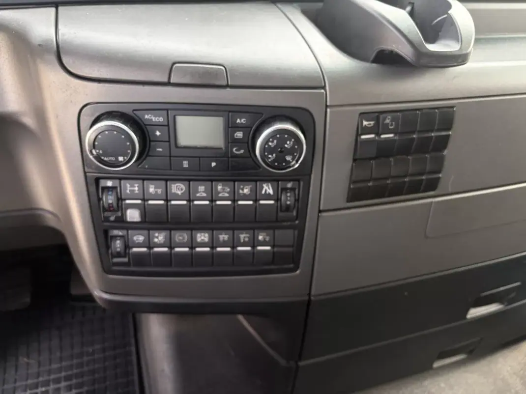 Man 2016 - 33000 EUR, 500000 km - AUTO.MOTO.pt - 500000km - foto 16 de 19