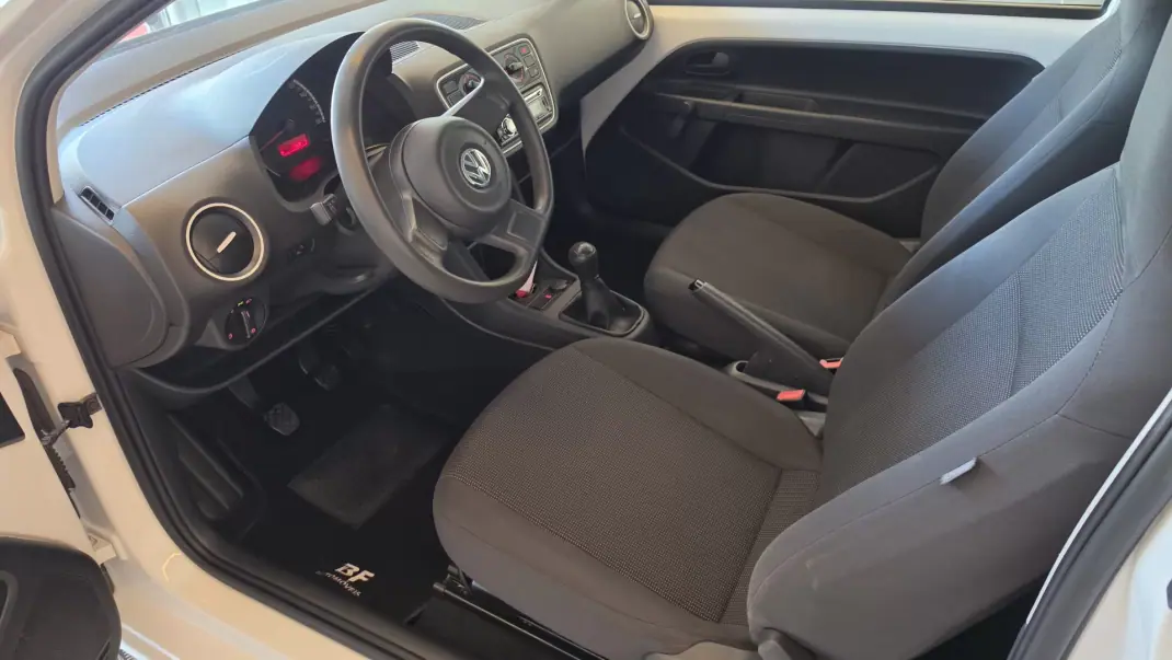 Volkswagen Up! 2016 - 8500 EUR, 79613 km - 79613km - foto 6 de 49