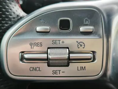 Mercedes-Benz A 250 Limousine 2020 - 25950 EUR, 141000 km - AUTO.MOTO.pt - 141000km - foto 49 de 55