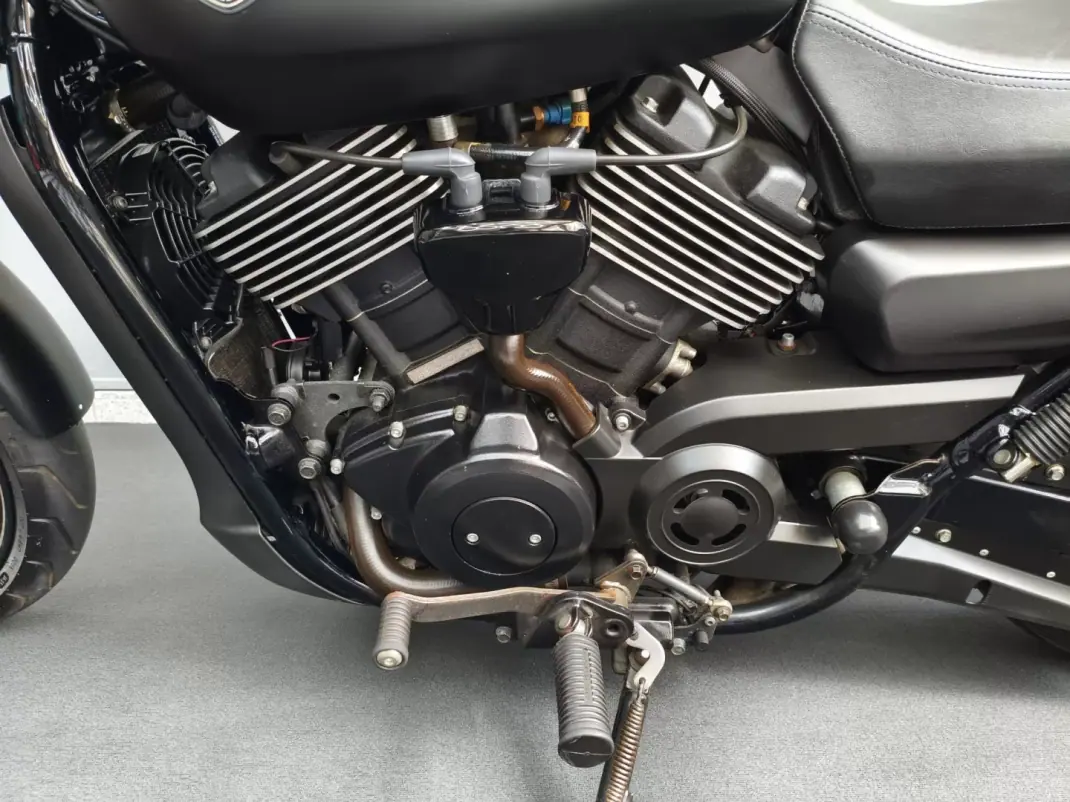 Harley-Davidson Dyna Glide Street Bob 2016 - 5950 EUR, 3000 km - AUTO.MOTO.pt - 3000km - foto 11 de 21