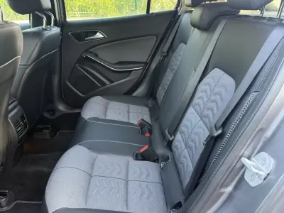 Mercedes-Benz GLA 180 2017 - 20999 EUR, 80000 km - AUTO.MOTO.pt - 80000km - foto 20 de 22