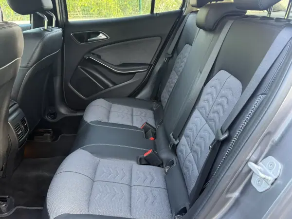 Mercedes-Benz GLA 180 2017 - 20999 EUR, 80000 km - AUTO.MOTO.pt - 80000km - foto 20 de 22