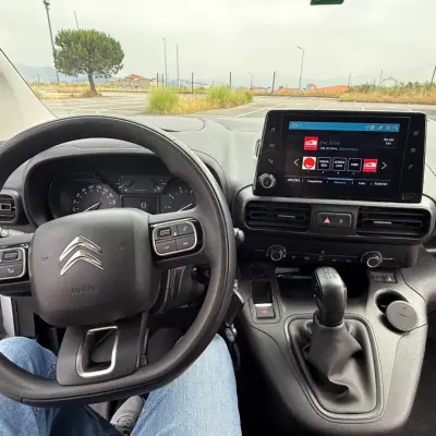 Citroën Berlingo 2019 - 14950 EUR, 96000 km - AUTO.MOTO.pt - 96000km - foto 9 de 17