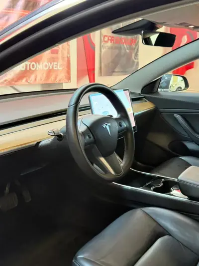 Tesla Model 3 2019 - 20900 EUR, 164000 km - 164000km - foto 8 de 11