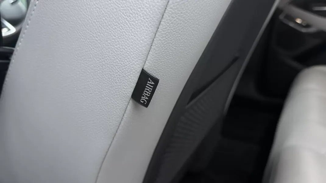 Jaguar E-Pace 2023 - 45500 EUR, 40380 km - AUTO.MOTO.pt - 40380km - foto 35 de 38