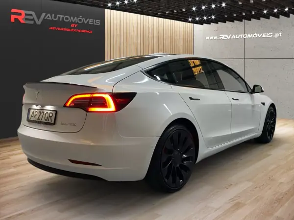 Tesla Model 3 2022 - 35950 EUR, 86200 km - AUTO.MOTO.pt - 86200km - foto 3 de 19