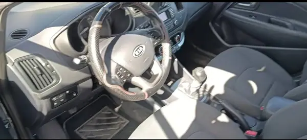Kia Rio 2013 - 6000 EUR, 152000 km - AUTO.MOTO.pt - 152000km - foto 5 de 6