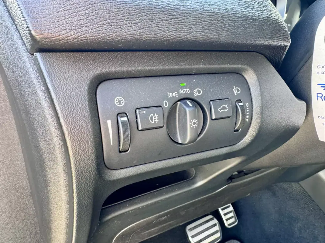 Volvo V40 2014 - 12500 EUR, 191000 km - AUTO.MOTO.pt - 191000km - foto 5 de 25