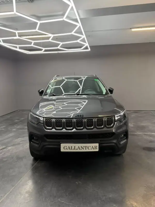Jeep Compass 2022 - 21900 EUR, 116655 km - AUTO.MOTO.pt - 116655km - foto 3 de 35
