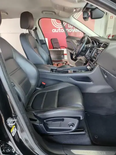 Jaguar F-Pace 2017 - 19750 EUR, 156000 km - AUTO.MOTO.pt - 156000km - foto 20 de 43