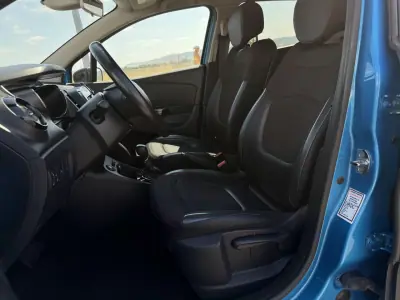 Renault Captur 2017 - 12995 EUR, 103000 km - AUTO.MOTO.pt - 103000km - foto 17 de 38