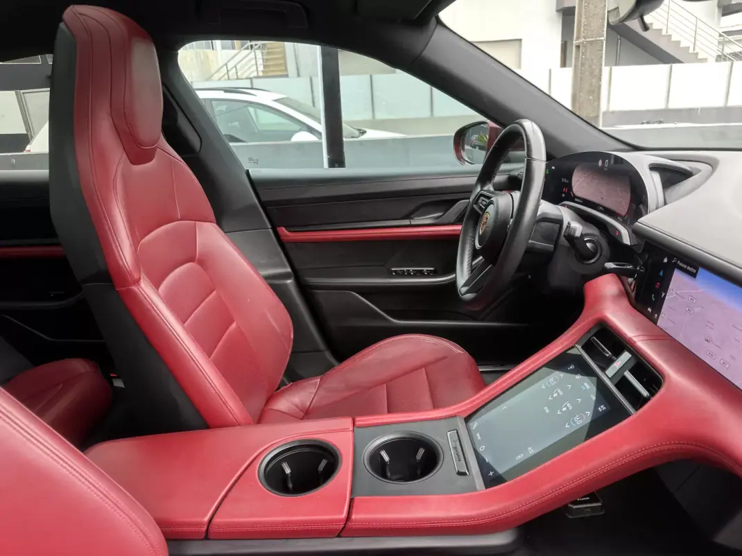 Porsche Taycan 2020 - 49900 EUR, 100000 km - AUTO.MOTO.pt - 100000km - foto 43 de 61