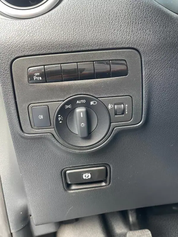 Mercedes-Benz Vito 2017 - 19900 EUR, 126000 km - 126000km - foto 13 de 13