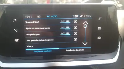 Peugeot 2008 2023 - 18250 EUR, 30000 km - AUTO.MOTO.pt - 30000km - foto 9 de 44