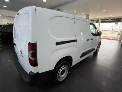 Peugeot Partner 2022 - 16000 EUR, 114000 km - AUTO.MOTO.pt - 114000km - foto 5 de 13