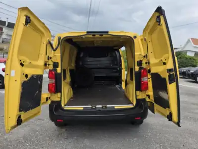 Citroën Jumpy 2019 - 15900 EUR, 122000 km - AUTO.MOTO.pt - 122000km - foto 31 de 60