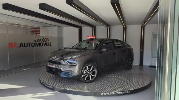 Citroën e-C4 2023 — foto 2 de 53