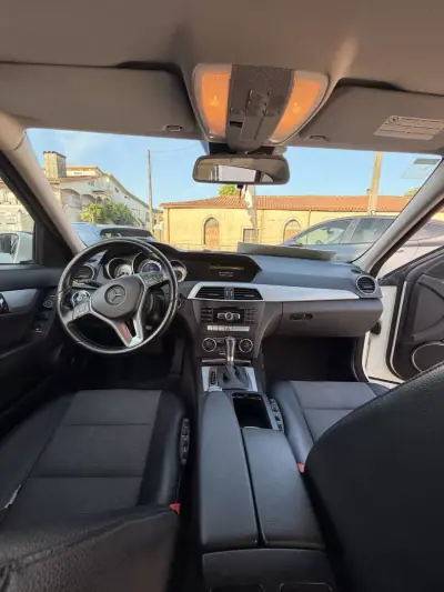 Mercedes-Benz C 220 2011 - 10900 EUR, 315000 km - AUTO.MOTO.pt - 315000km - foto 5 de 10