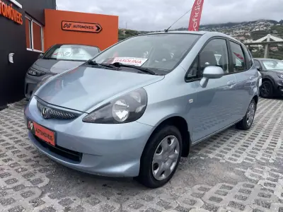 Honda Jazz 2010 - 3950 EUR, 142231 km - AUTO.MOTO.pt - 142231km - foto 3 de 12