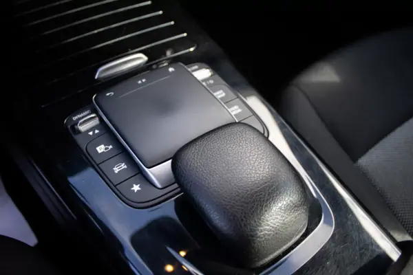Mercedes-Benz CLA 180 2021 - 20990 EUR, 194000 km - AUTO.MOTO.pt - 194000km - foto 42 de 45