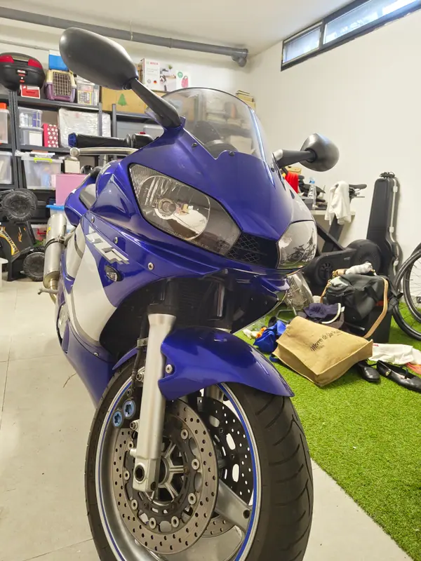 Yamaha YZF R6 2001 - 3900 EUR, 31264 km - AUTO.MOTO.pt - 31264km - foto 4 de 5