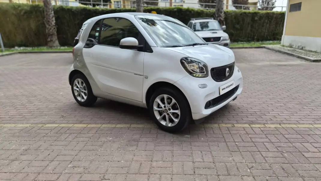 Smart ForTwo Coupé 2018 - 13890 EUR, 25000 km - 25000km - foto 11 de 12