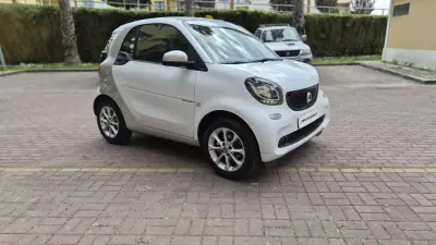 Smart ForTwo Coupé 2018 - 13890 EUR, 25000 km - AUTO.MOTO.pt - 25000km - foto 11 de 12