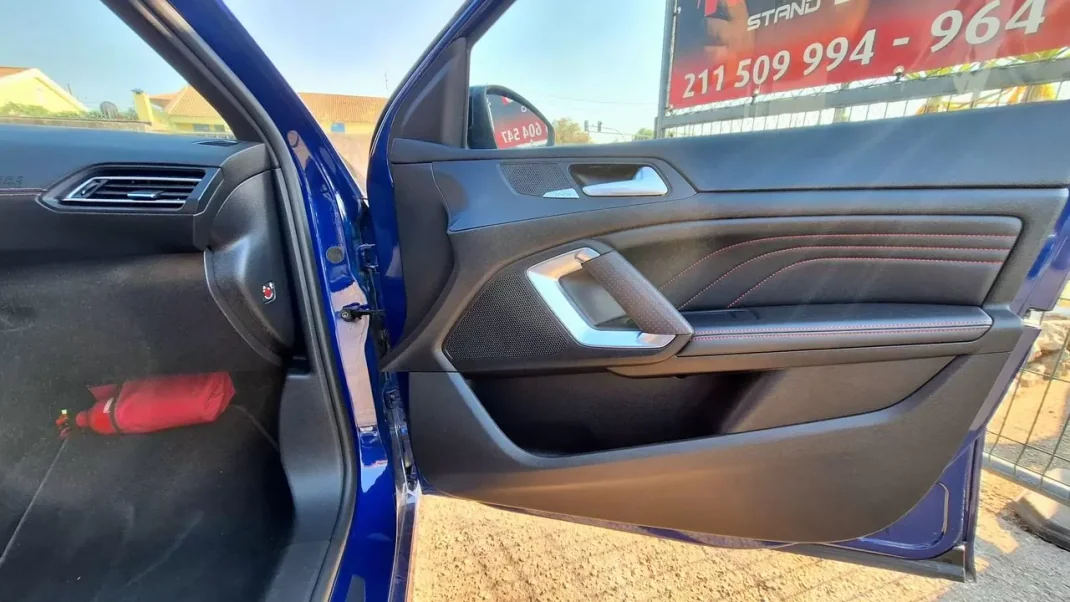 Peugeot 308 SW 2020 - 14500 EUR, 142000 km - AUTO.MOTO.pt - 142000km - foto 16 de 28