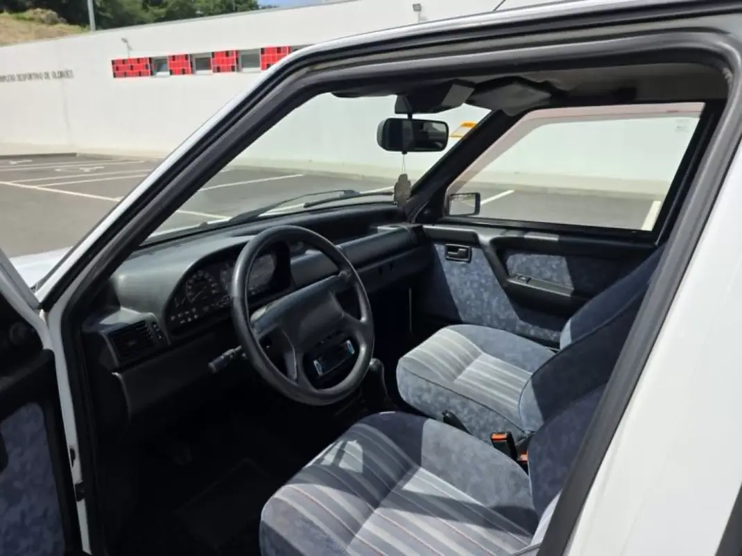 Fiat Uno 1993 - 1490 EUR, 103000 km - AUTO.MOTO.pt - 103000km - foto 2 de 14