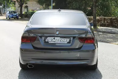 BMW 320 2008 - 8990 EUR, 338000 km - AUTO.MOTO.pt - 338000km - foto 8 de 35