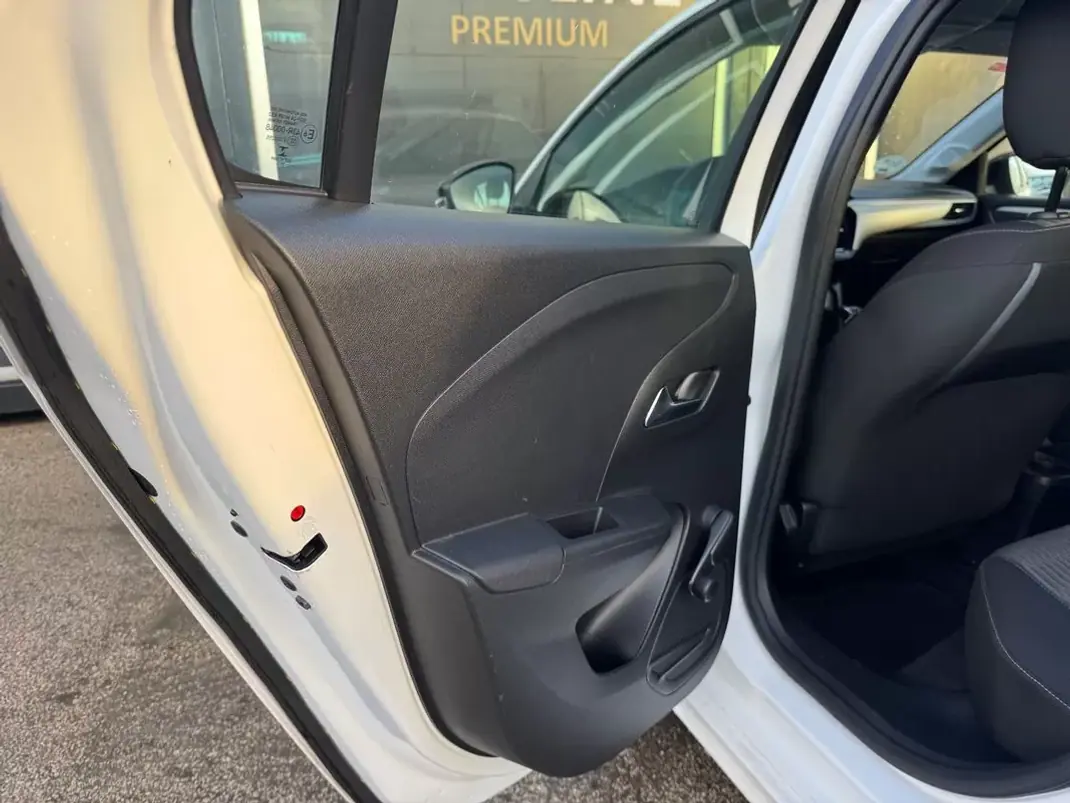 Opel Corsa 2021 - 12900 EUR, 114027 km - AUTO.MOTO.pt - 114027km - foto 19 de 22
