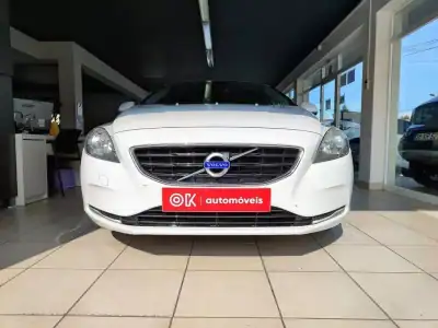 Volvo V40 2013 - 8350 EUR, 298100 km - AUTO.MOTO.pt - 298100km - foto 3 de 33