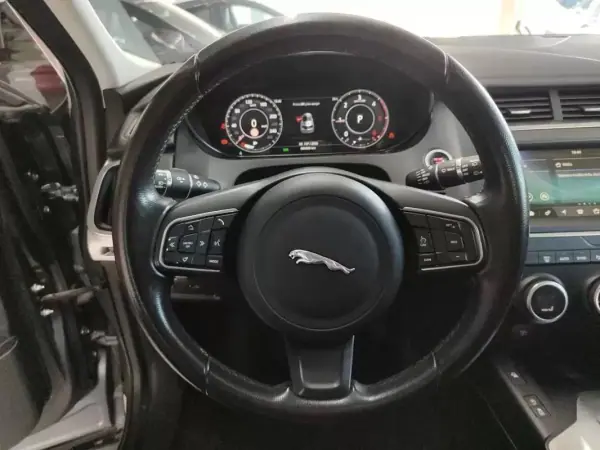 Jaguar E-Pace 2020 - 23950 EUR, 87000 km - AUTO.MOTO.pt - 87000km - foto 26 de 27