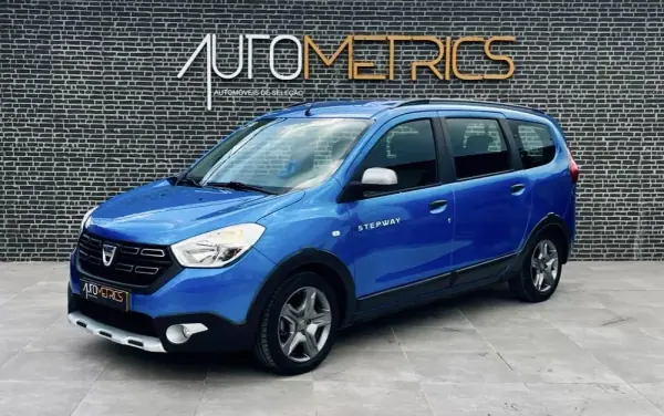 Dacia Lodgy 2019 - 13900 EUR, 110000 km - AUTO.MOTO.pt - 110000km - foto 8 de 10