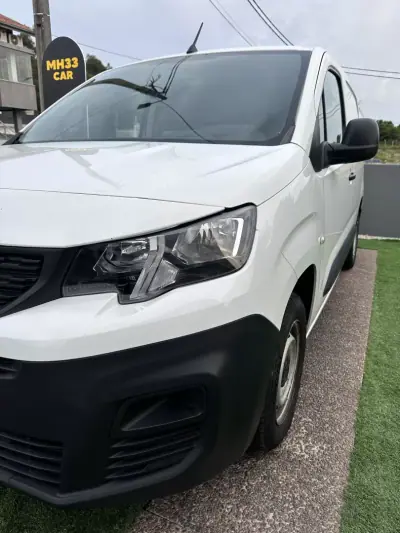 Peugeot Partner 1.5HDI 3lugares 2021 - 11900 EUR, 160000 km - AUTO.MOTO.pt - 160000km - foto 7 de 47