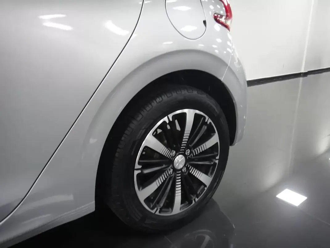 Peugeot 208 2018 - 9900 EUR, 84000 km - 84000km - foto 10 de 26