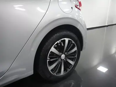 Peugeot 208 2018 - 9900 EUR, 84000 km - 84000km - foto 10 de 26
