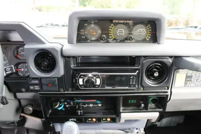 Toyota Land Cruiser 1994 - 38000 EUR, 318000 km - AUTO.MOTO.pt - 318000km - foto 32 de 46