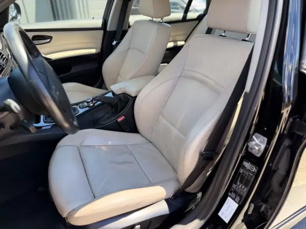 BMW 320 2012 - 11900 EUR, 291000 km - AUTO.MOTO.pt - 291000km - foto 16 de 17