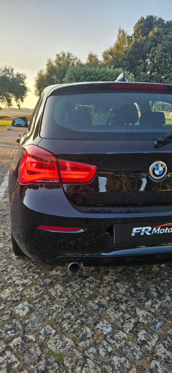 BMW 114 2016 - 12750 EUR, 154000 km - AUTO.MOTO.pt - 154000km - foto 6 de 8