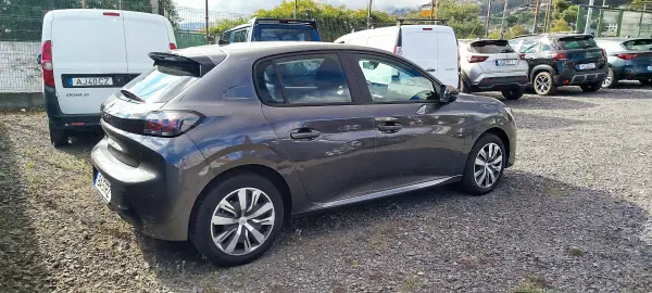 Peugeot 208 2023 - 19250 EUR, 48000 km - AUTO.MOTO.pt - 48000km - foto 5 de 13
