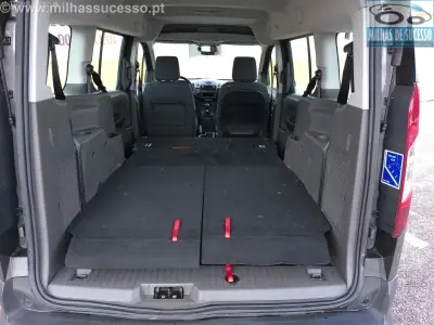 Ford Tourneo Connect 2020 - 19980 EUR, 108000 km - AUTO.MOTO.pt - 108000km - foto 14 de 31