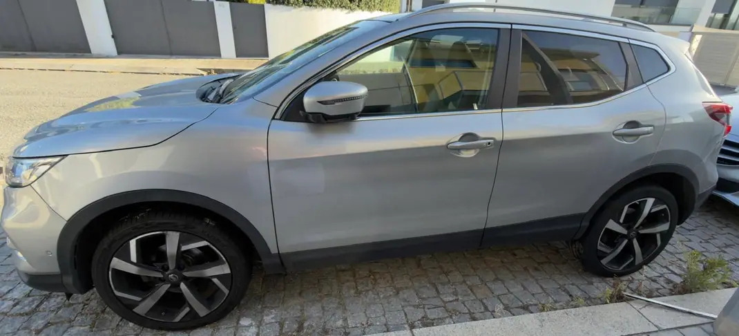 Nissan Qashqai 2018 - 15000 EUR, 139500 km - AUTO.MOTO.pt - 139500km - foto 8 de 9