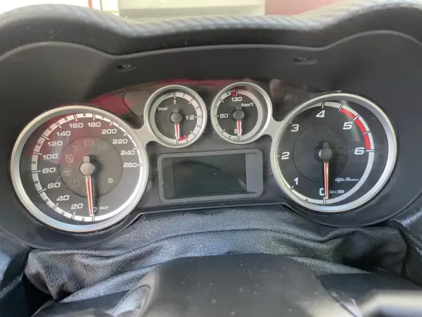 Alfa Romeo MiTo 2013 - 6750 EUR, 157000 km - AUTO.MOTO.pt - 157000km - foto 18 de 30