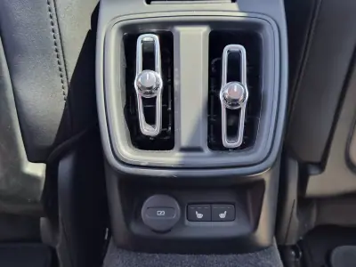 Polestar 2 2023 - 29990 EUR, 59608 km - AUTO.MOTO.pt - 59608km - foto 36 de 46