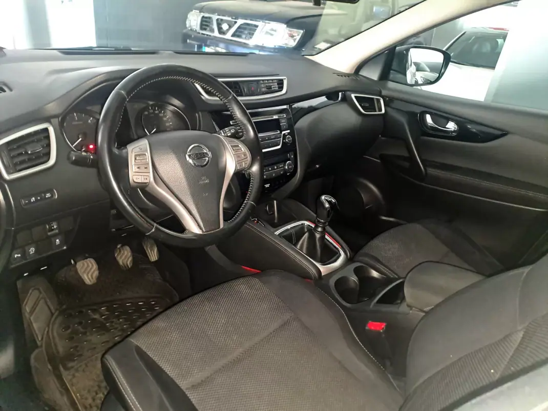 Nissan Qashqai 2015 - 12990 EUR, 104000 km - 104000km - foto 11 de 22